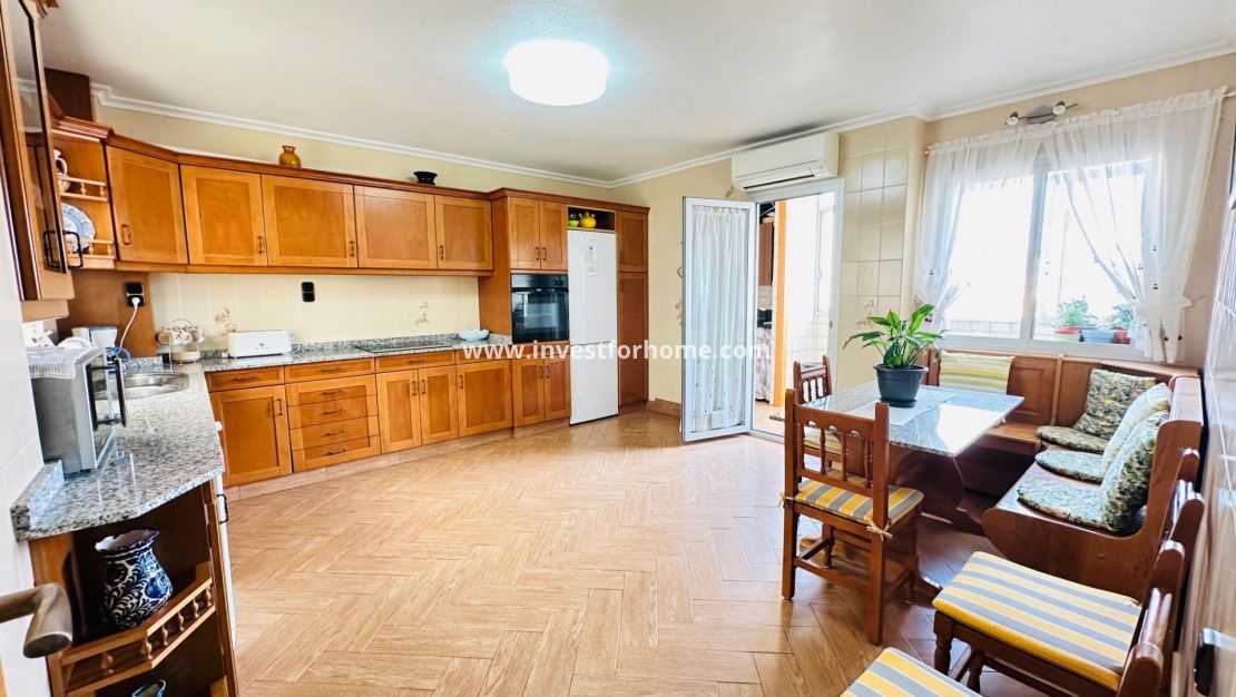 Verkoop - Appartement - Torrevieja - Centro