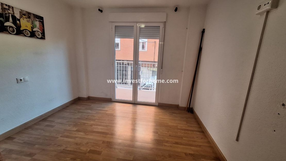 Verkoop - Appartement - Torrevieja - Centro