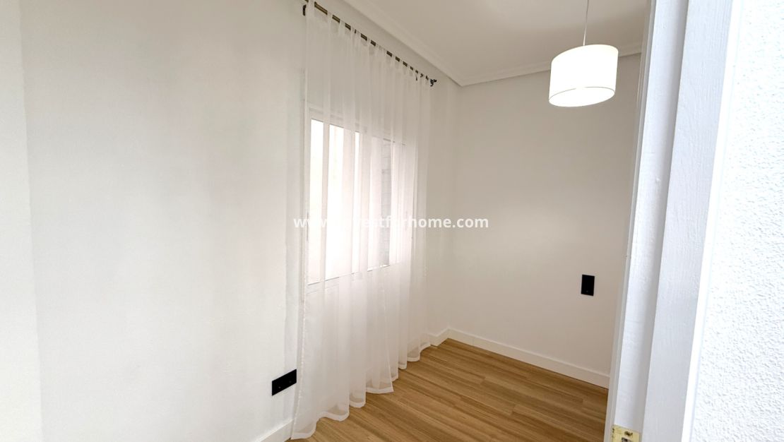 Verkoop - Appartement - Torrevieja - Costa Blanca