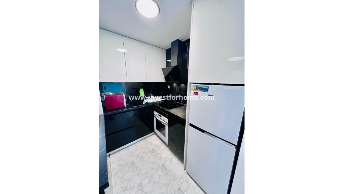 Verkoop - Appartement - Torrevieja - Estacion De Autobuses
