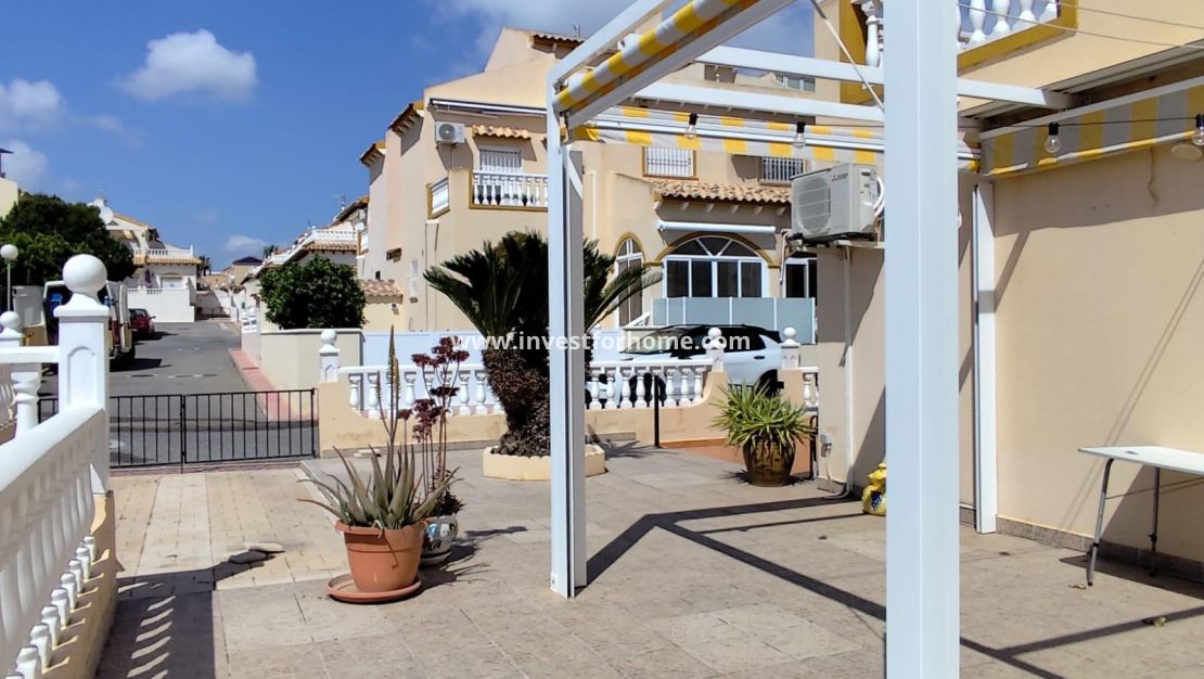 Verkoop - Bungalow - Orihuela Costa - Urbanización Perla Del Mar