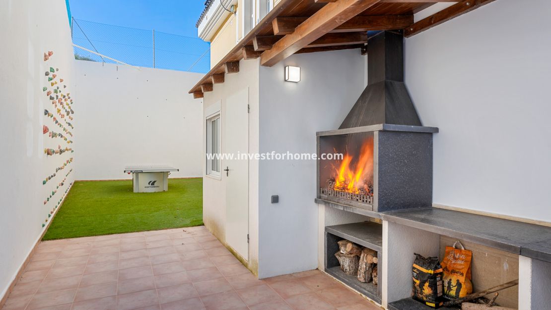 Verkoop - Villa - Ciudad De Las Comunicaciones - Costa Blanca