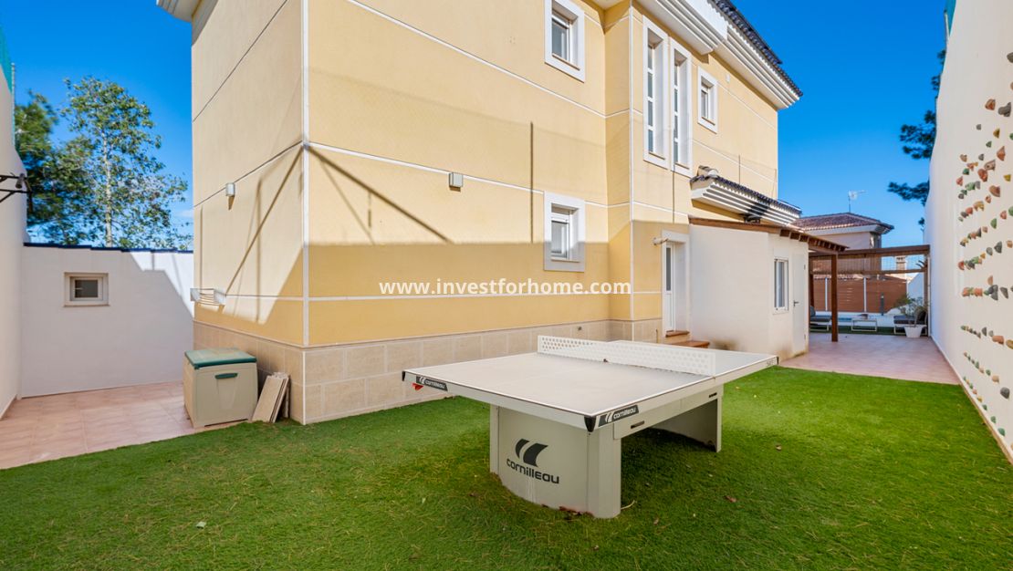 Verkoop - Villa - Ciudad De Las Comunicaciones - Costa Blanca