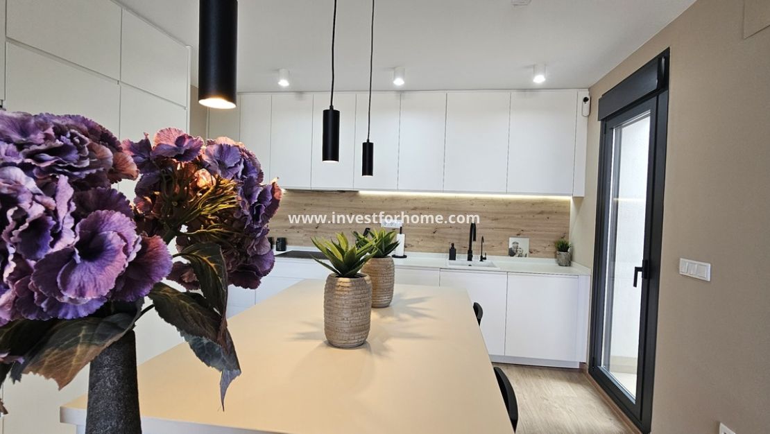 Verkoop - Villa - Dolores - Sector 4