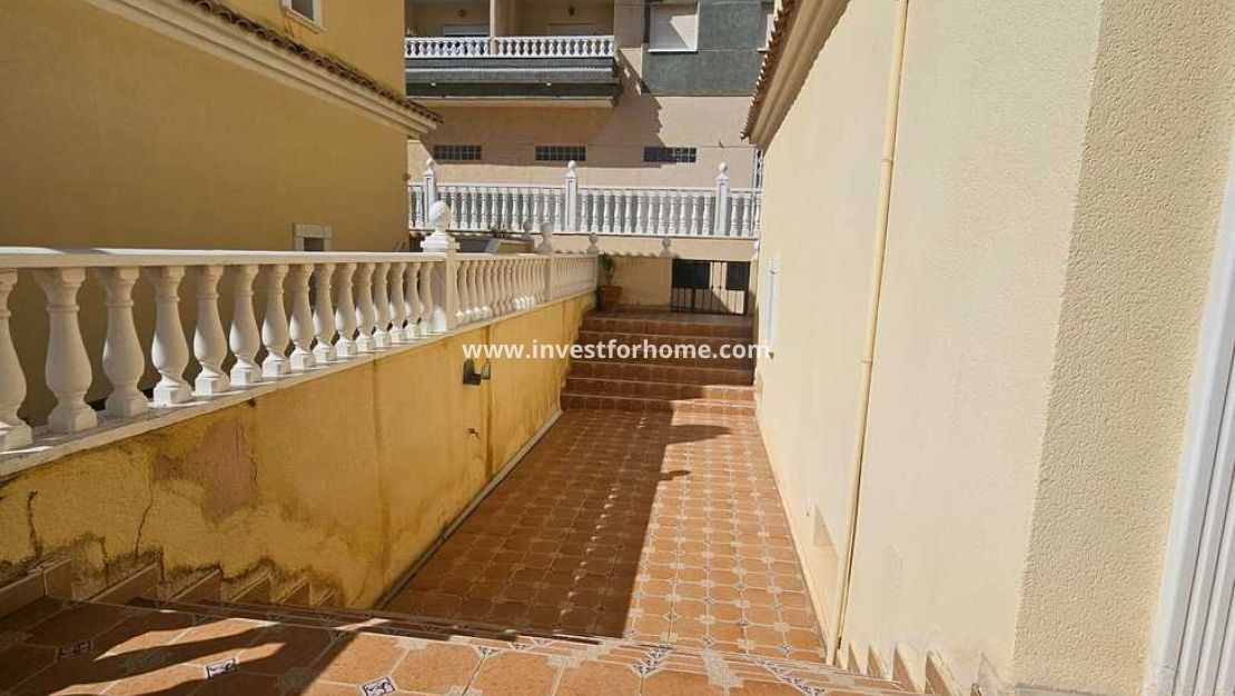 Verkoop - Villa - Guardamar del Segura - Campomar