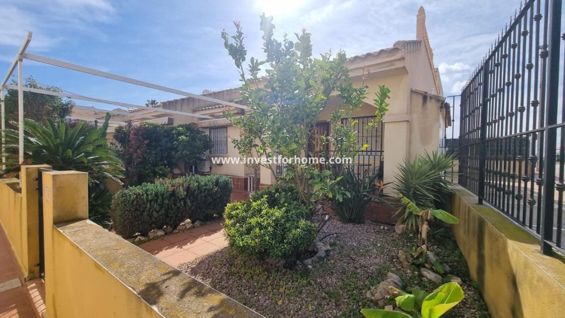 Verkoop - Villa - Guardamar del Segura - Urbanizaciones