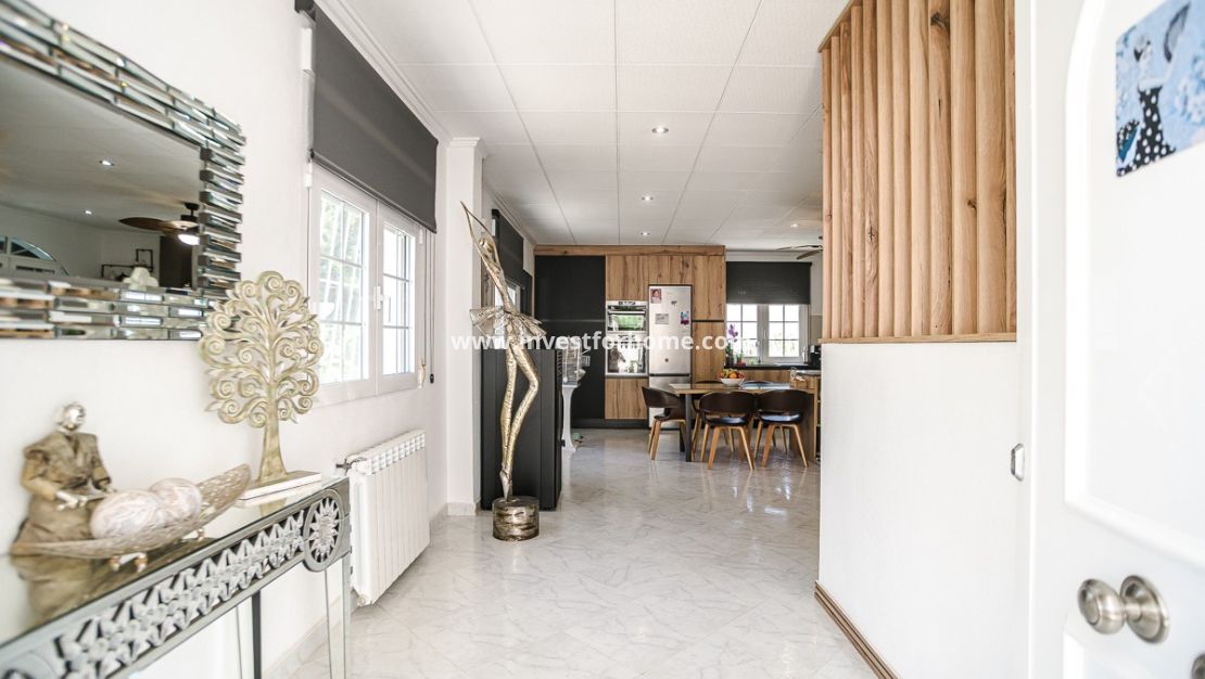 Verkoop - Villa - La Marina - Costa Blanca