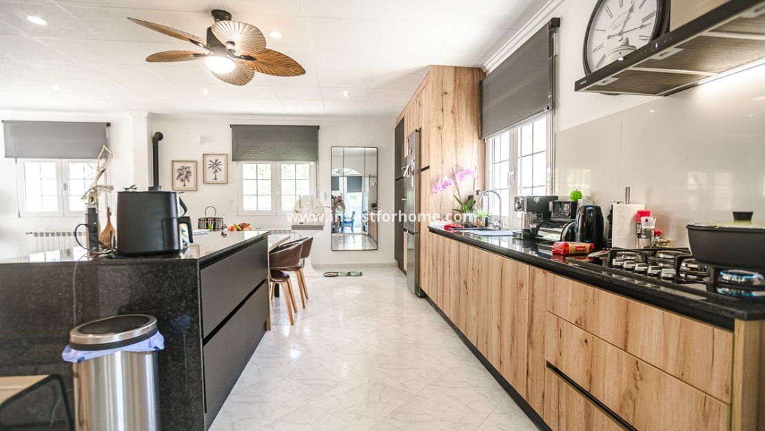 Verkoop - Villa - La Marina - Costa Blanca