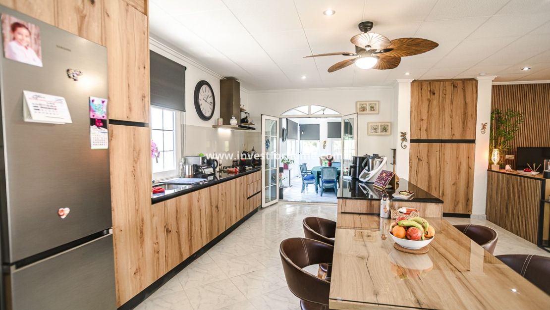 Verkoop - Villa - La Marina - Costa Blanca