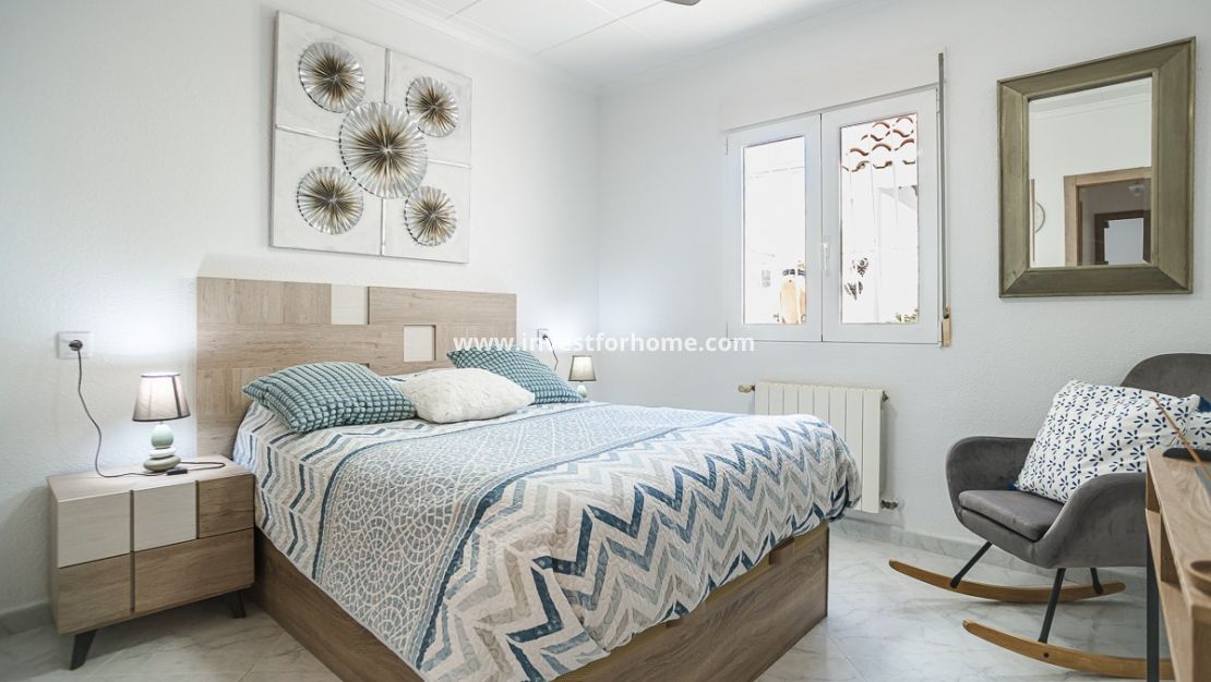 Verkoop - Villa - La Marina - Costa Blanca