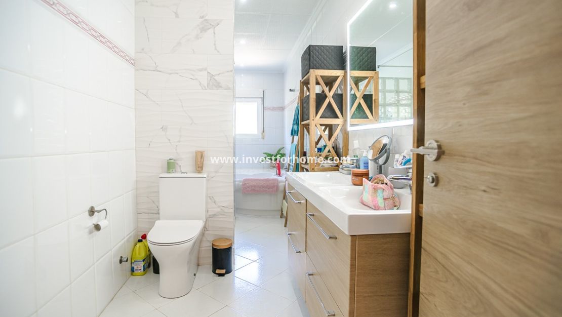 Verkoop - Villa - La Marina - Costa Blanca