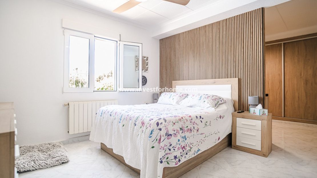 Verkoop - Villa - La Marina - Costa Blanca