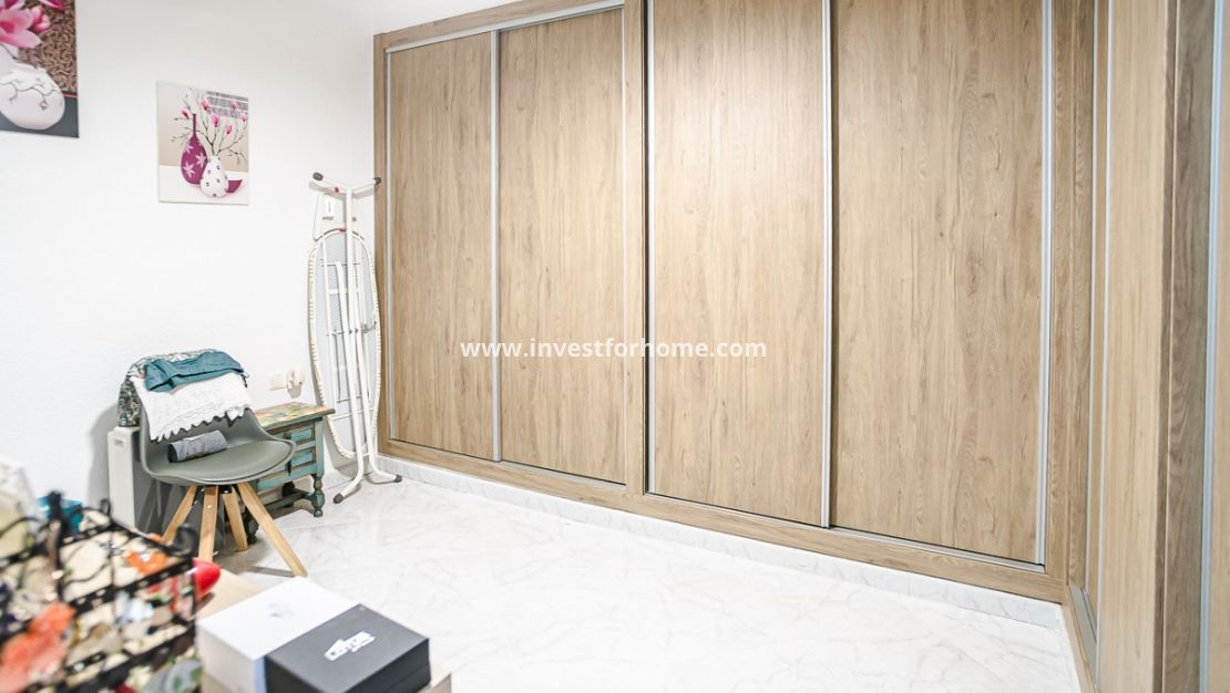 Verkoop - Villa - La Marina - Costa Blanca