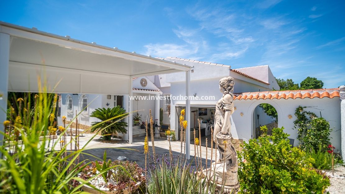 Verkoop - Villa - La Marina - Costa Blanca