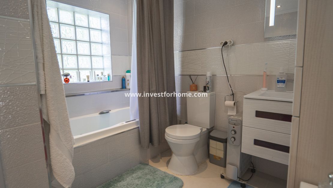 Verkoop - Villa - Orihuela Costa - Calle Mayor