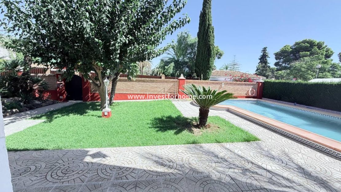 Verkoop - Villa - Orihuela Costa - Campoamor