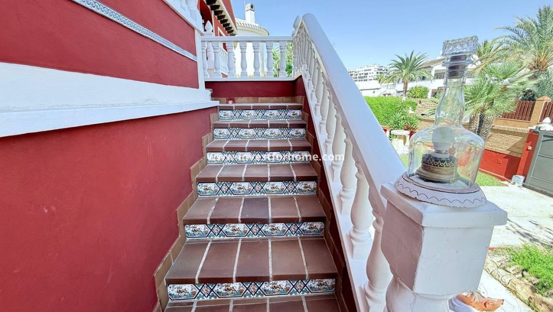 Verkoop - Villa - Orihuela Costa - Campoamor