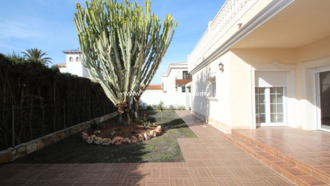 Verkoop - Villa - Orihuela Costa - Costa Blanca