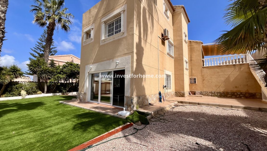 Verkoop - Villa - Orihuela Costa - Costa Blanca