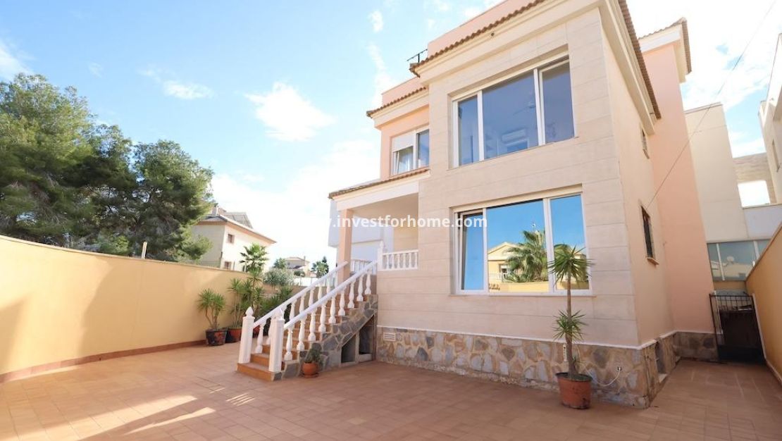 Verkoop - Villa - Orihuela Costa - Costa Blanca