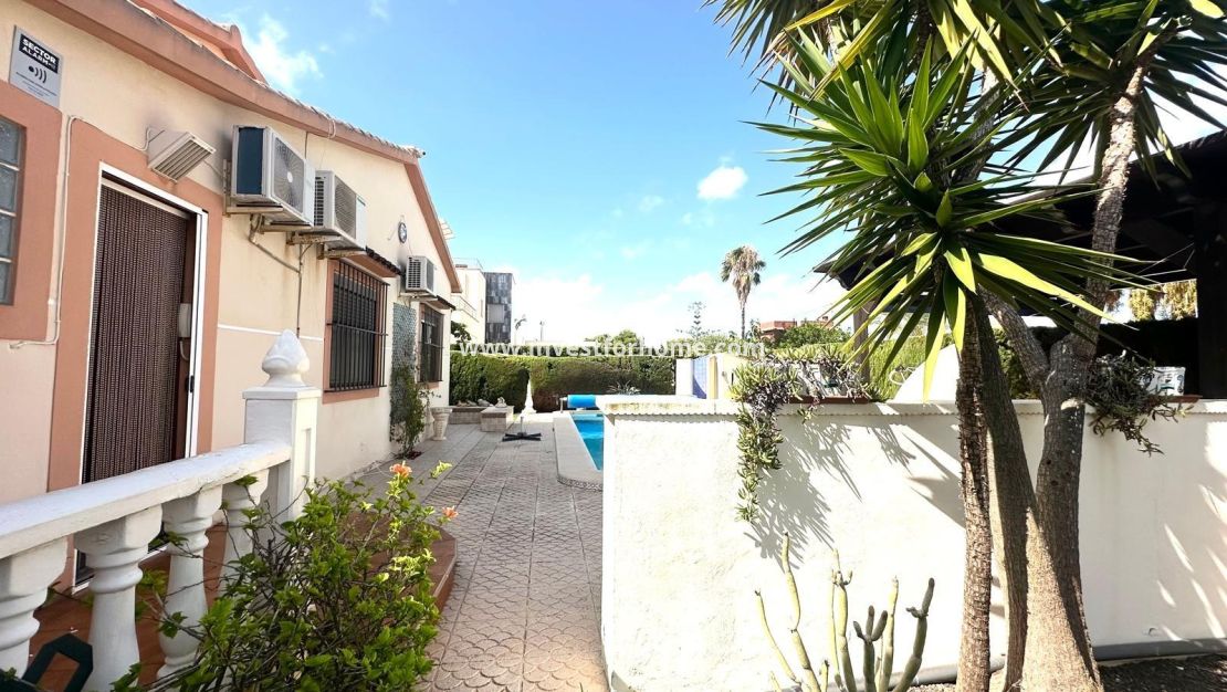 Verkoop - Villa - Orihuela Costa - Costa Blanca