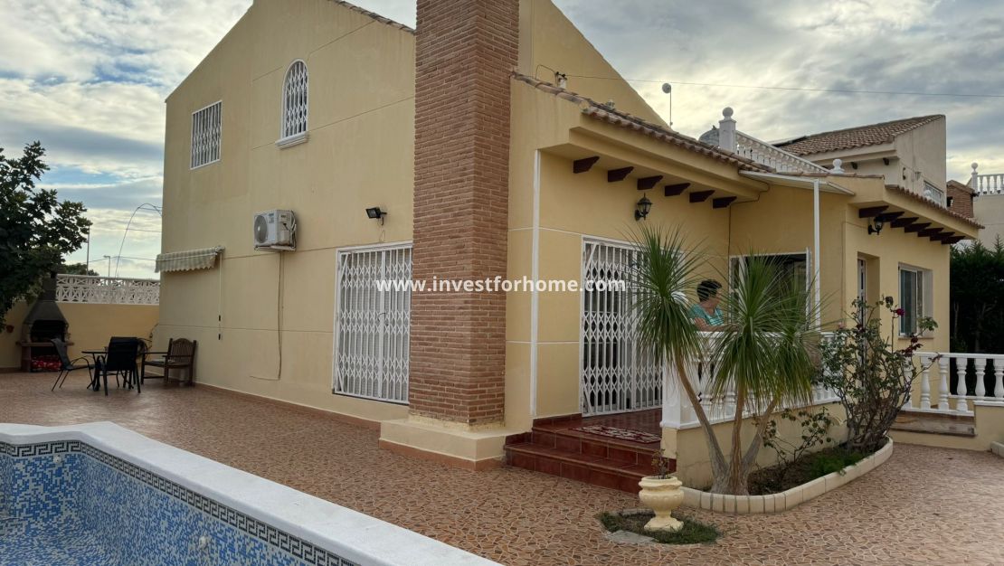 Verkoop - Villa - Orihuela Costa - Costa Blanca