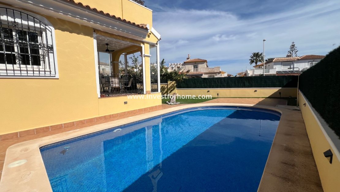 Verkoop - Villa - Orihuela Costa - Costa Blanca