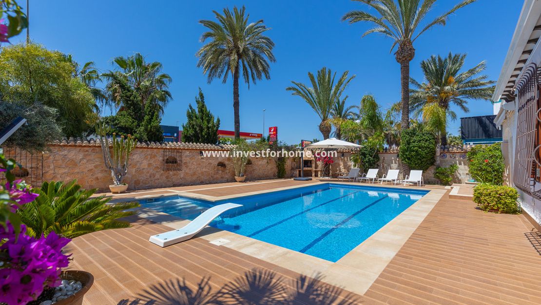 Verkoop - Villa - Orihuela Costa - Costa Blanca