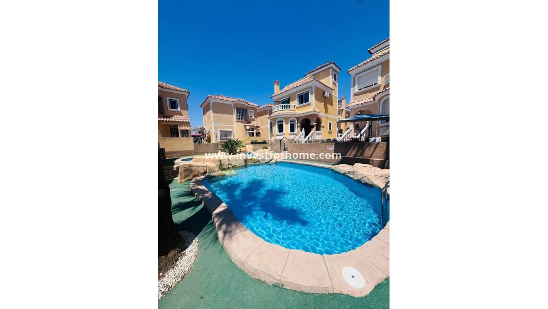 Verkoop - Villa - Orihuela Costa - Costa Blanca