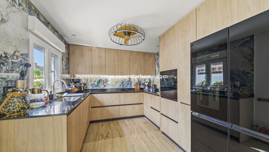 Verkoop - Villa - Orihuela Costa - La Zenia