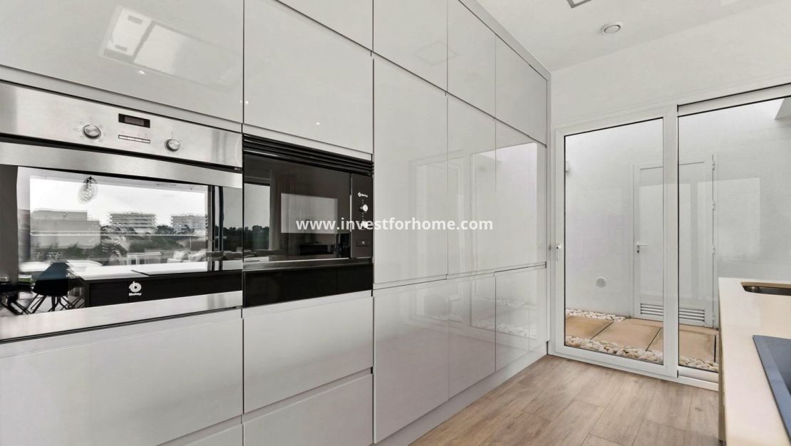 Verkoop - Villa - Orihuela Costa - Las Colinas Golf