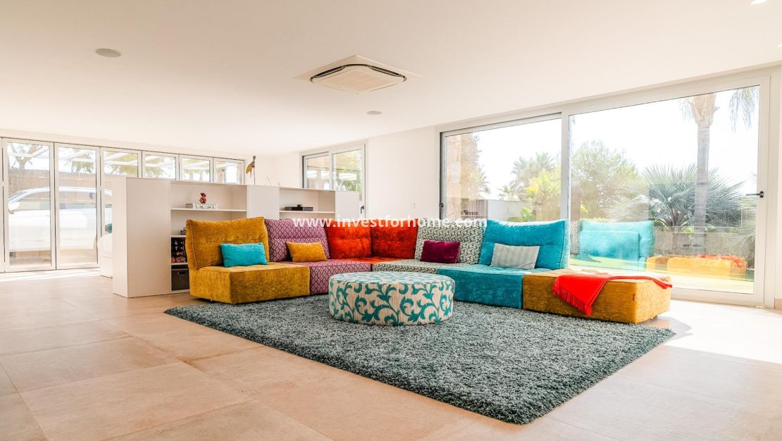 Verkoop - Villa - Orihuela Costa - Las Colinas Golf