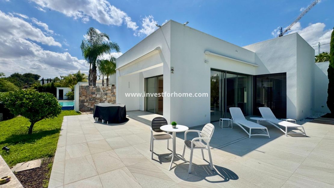 Verkoop - Villa - Orihuela Costa - Las Colinas Golf