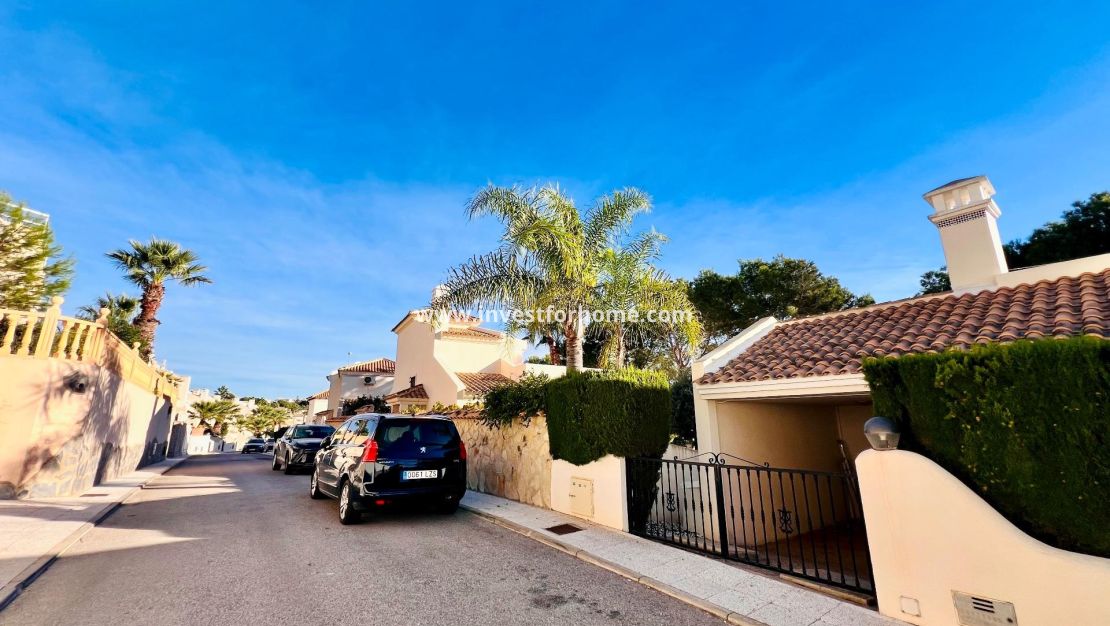 Verkoop - Villa - Orihuela Costa - Lomas De Campoamor Golf