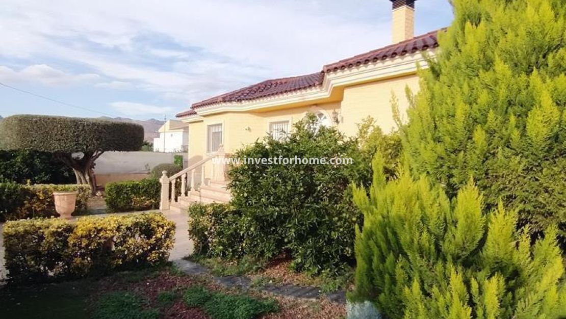 Verkoop - Villa - Orihuela Costa - LOS DESEMPARADOS