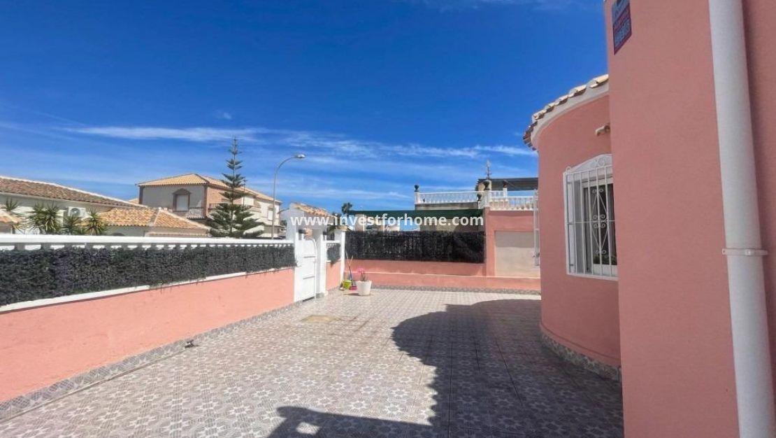 Verkoop - Villa - Orihuela Costa - Playa Flamenca