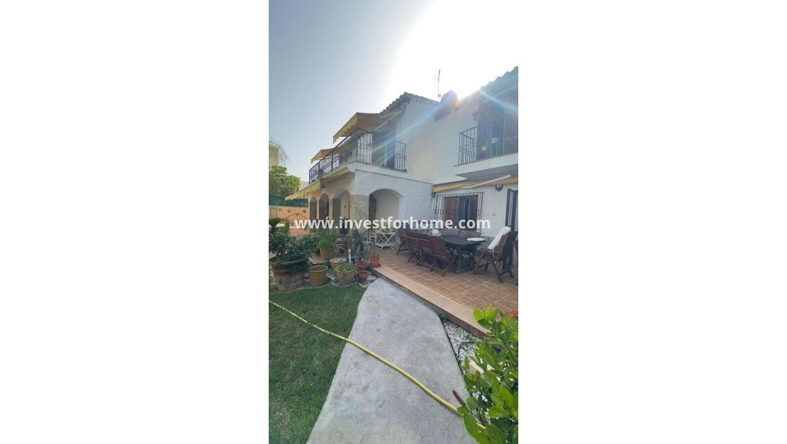 Verkoop - Villa - Orihuela Costa - Punta Prima