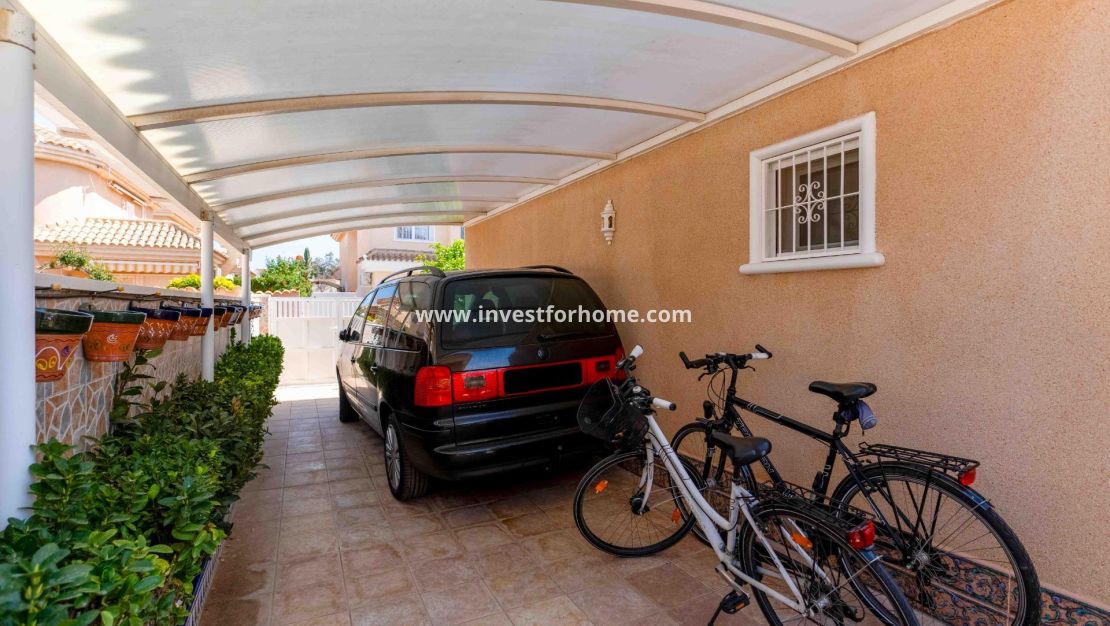 Verkoop - Villa - Orihuela Costa - Punta Prima