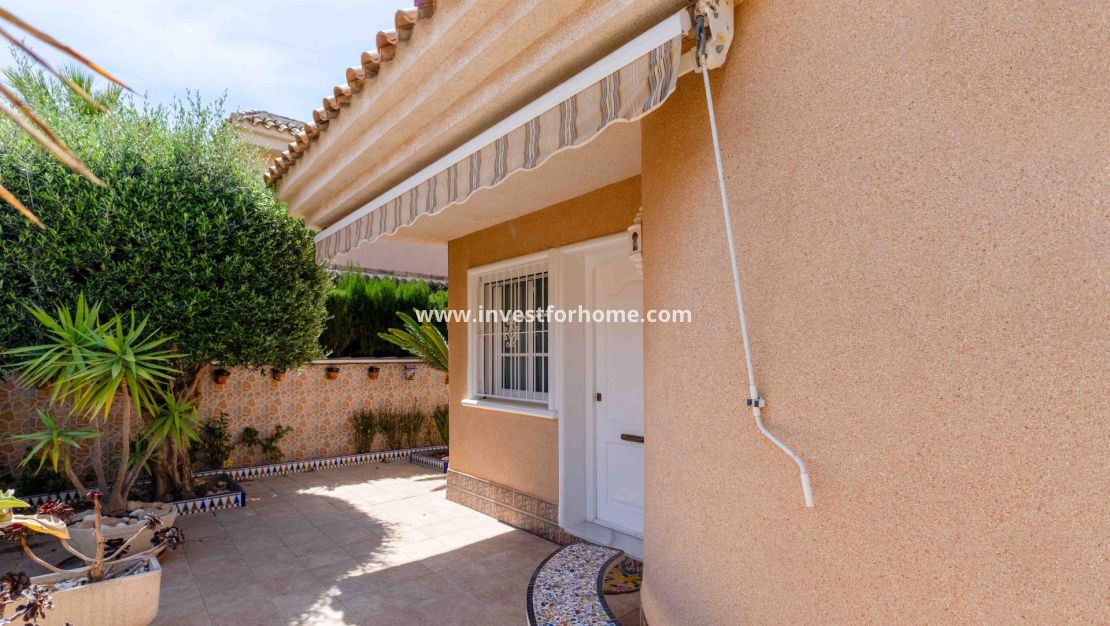 Verkoop - Villa - Orihuela Costa - Punta Prima