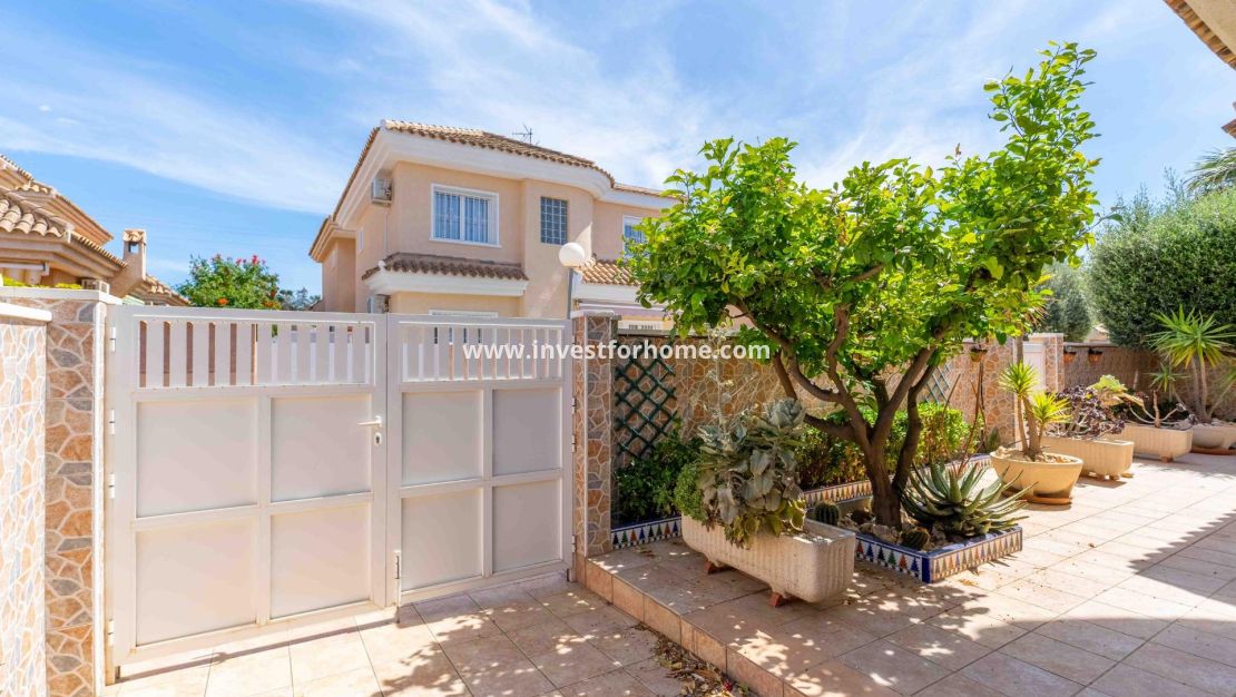 Verkoop - Villa - Orihuela Costa - Punta Prima