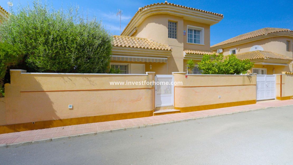 Verkoop - Villa - Orihuela Costa - Punta Prima