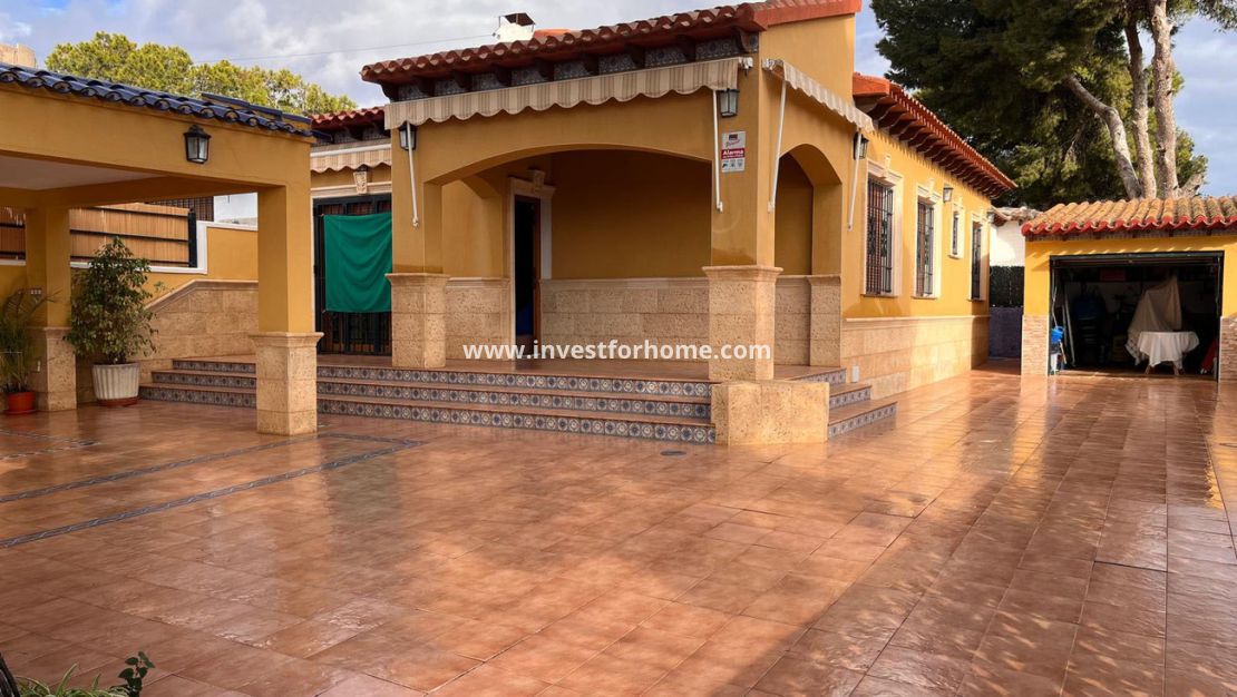 Verkoop - Villa - Orihuela Costa - Punta Prima