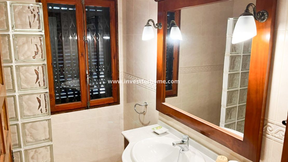Verkoop - Villa - Orihuela Costa - Punta Prima