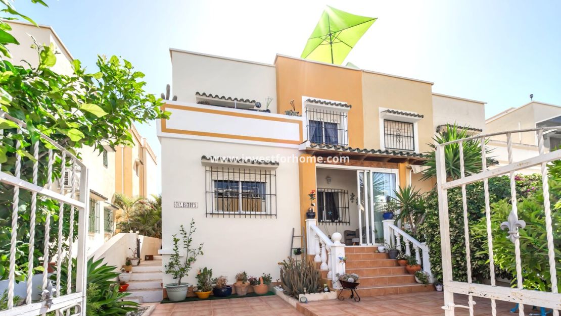Verkoop - Villa - Orihuela Costa - Res Valle de los pinos