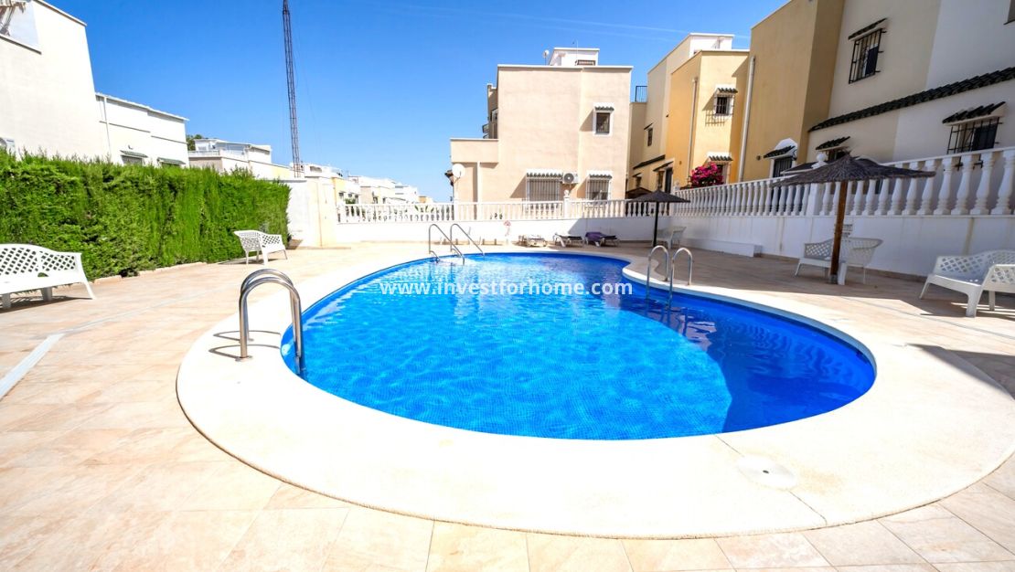 Verkoop - Villa - Orihuela Costa - Res Valle de los pinos