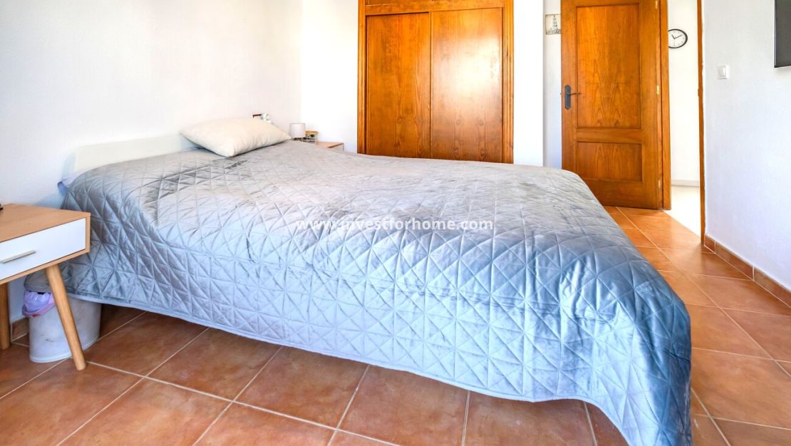 Verkoop - Villa - Orihuela Costa - Res Valle de los pinos