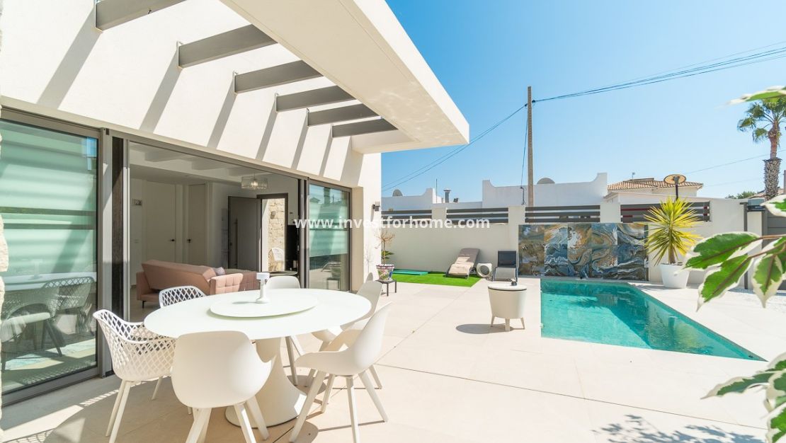 Verkoop - Villa - Orihuela Costa - Villamartin Golf