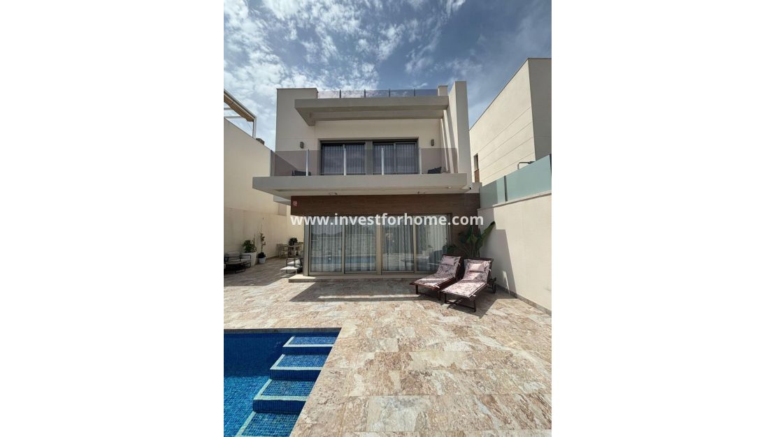 Verkoop - Villa - Orihuela Costa - Villamartín-las Filipinas
