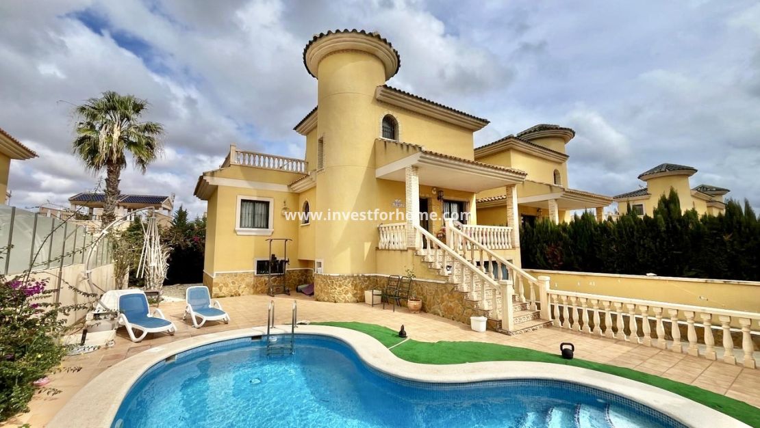 Verkoop - Villa - Orihuela Costa - Villamartin