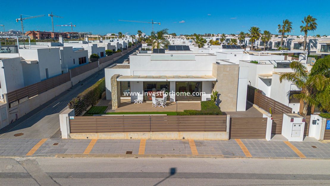 Verkoop - Villa - Orihuela Costa - Vistabella Golf